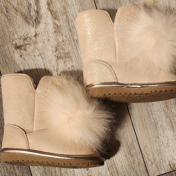 The Children's Place Infant Girl Pom Pom Sparkly Boots - size 5 - Picture 5 of 8